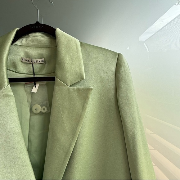 🪩Alice + Olivia Satin Light Green Blazer - Picture 5 of 8